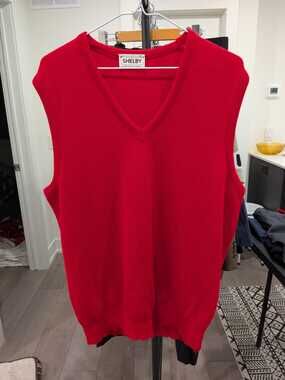 Vintage Shelby Red Knit V-Neck Sweater Vest – Classic Preppy Menswear (Large)